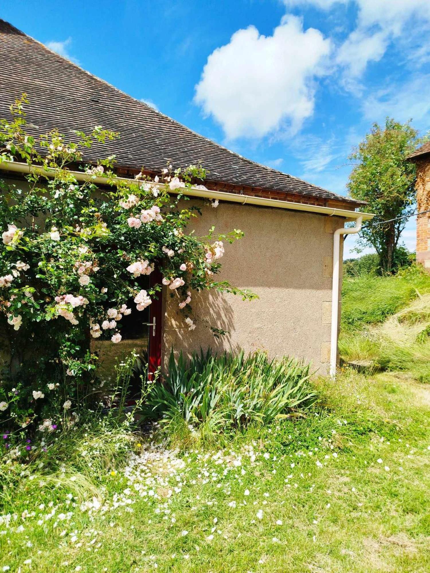 Gite Des Fours Agonges Exterior foto